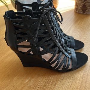 Brand New Nine West Caged Lace-up Wedge Sandal Booties, black size 6.5